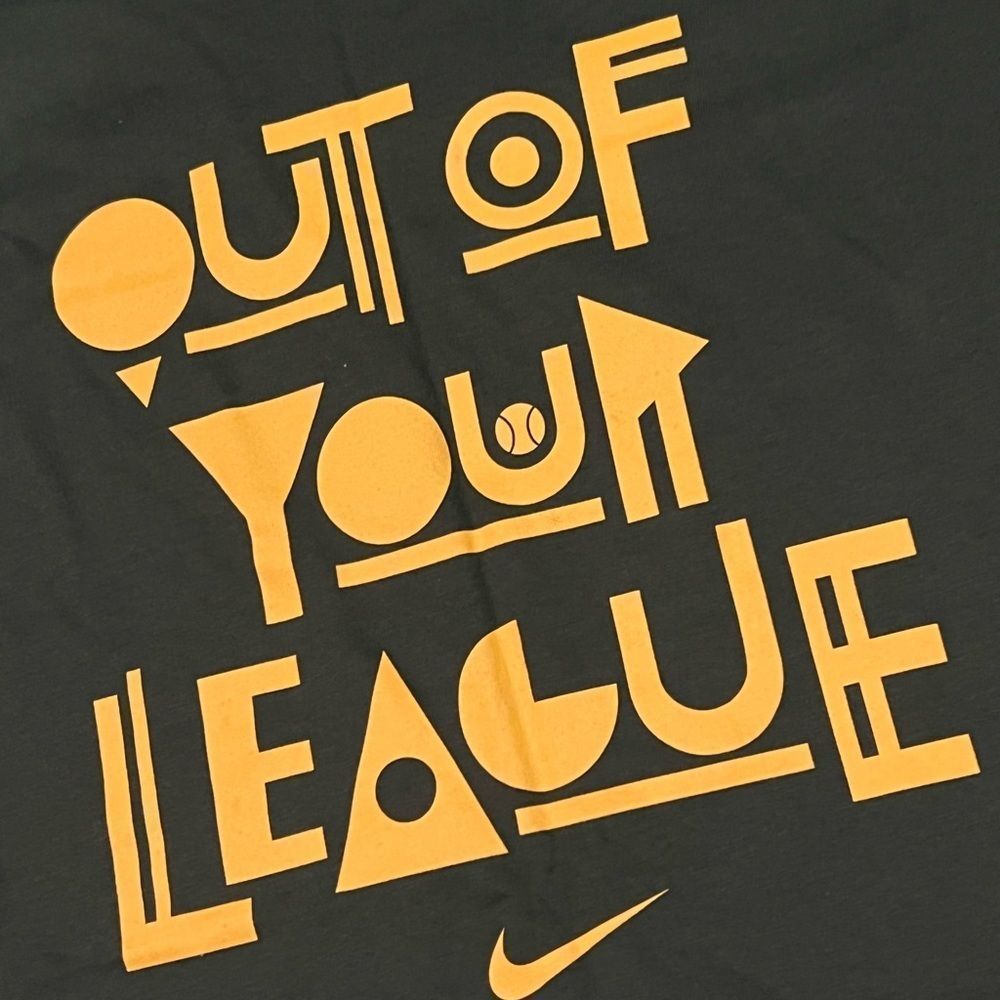 Nike Tee  - Picture 2 of 4